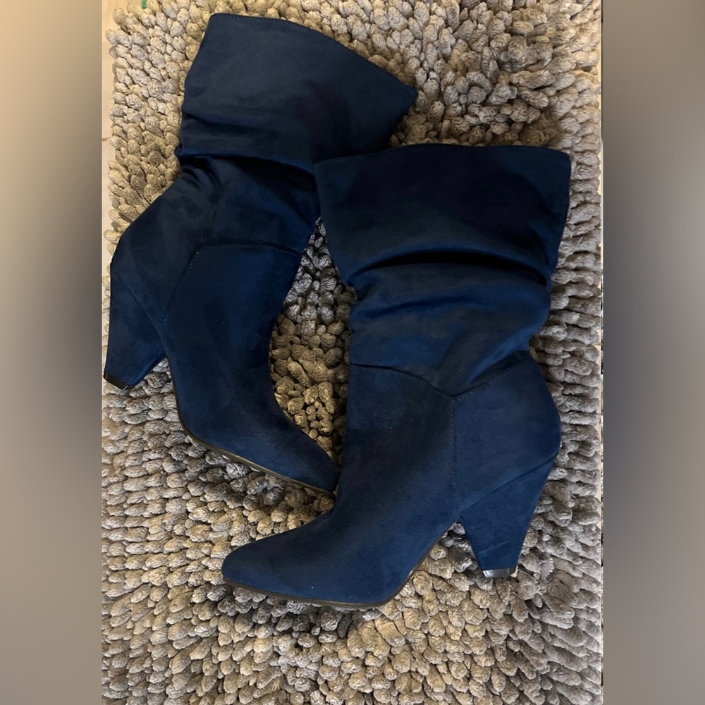 Women blue booties size 6